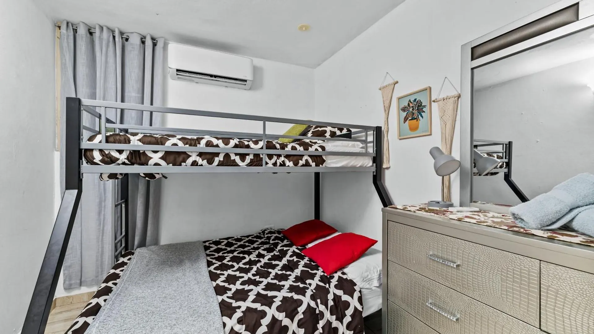 Lupa Guesthouse Affordable Family Home Rincon